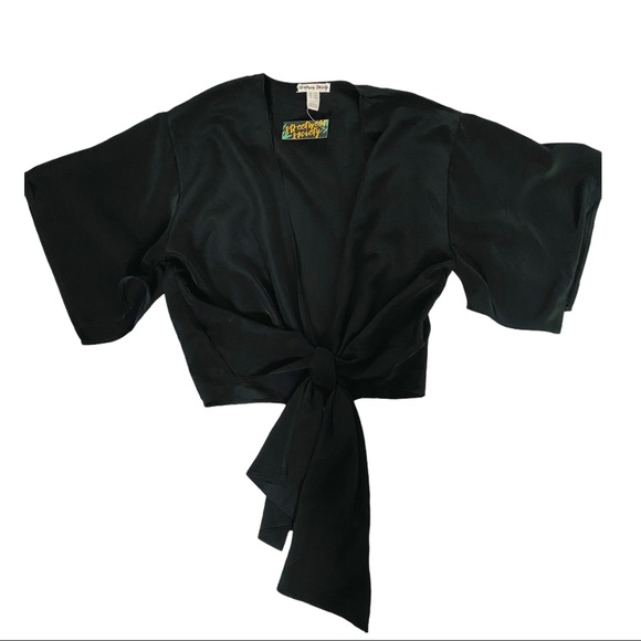 Tops - NWT black front tie kimono size small/medium